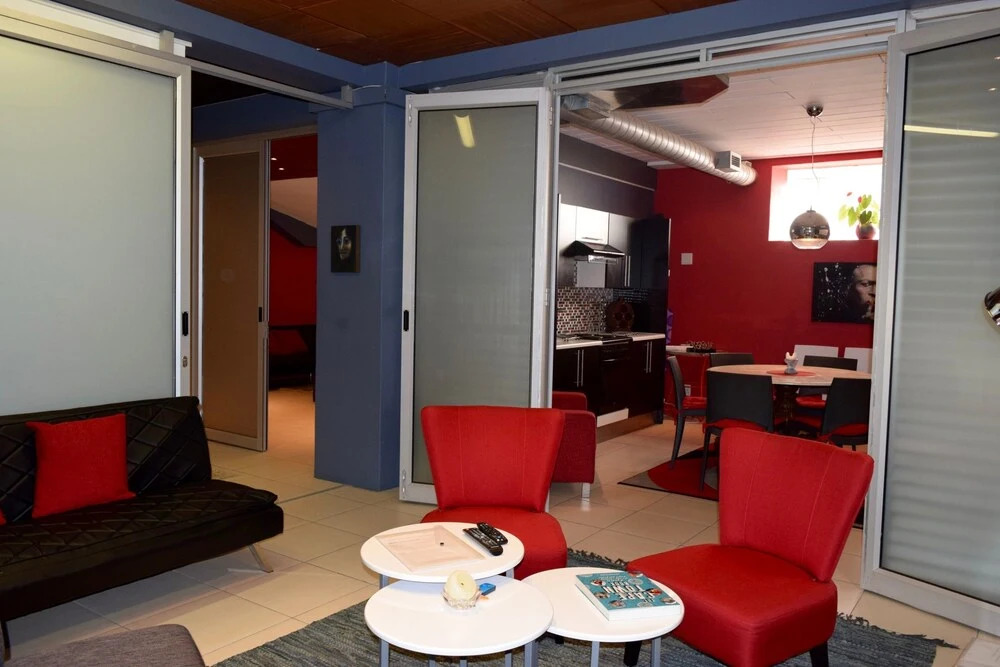 Modern 3 Bedroom Apartment in Central Cape Town