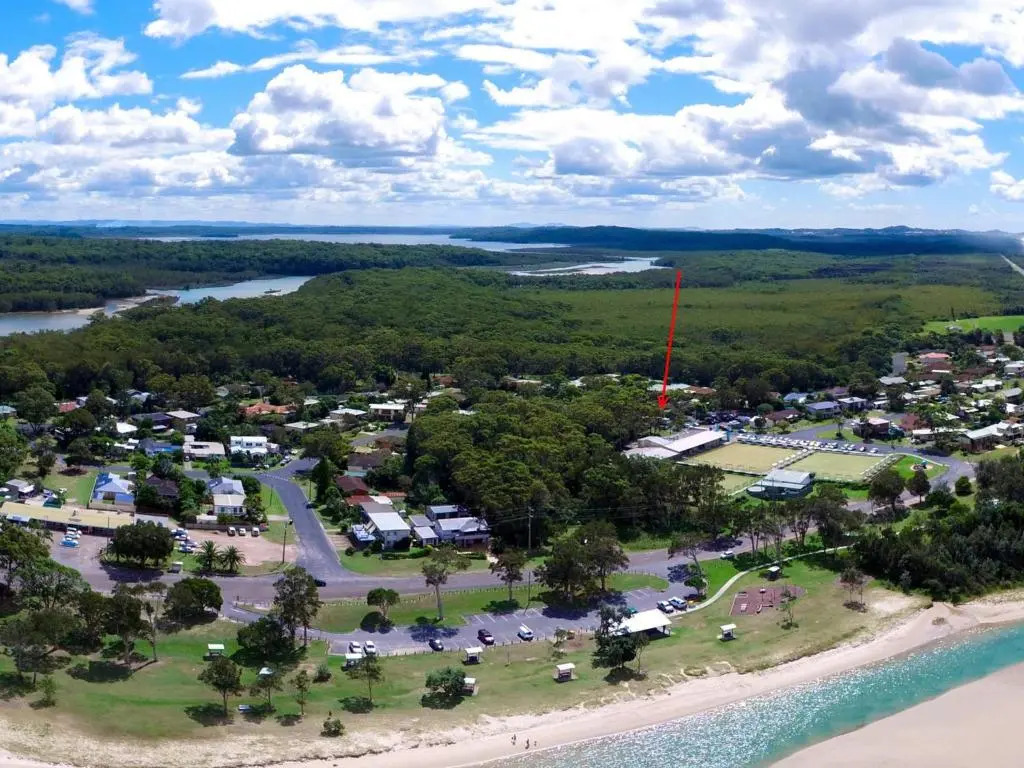 AMELIA SHORES 1 of 54 Evans St Lake Cathie