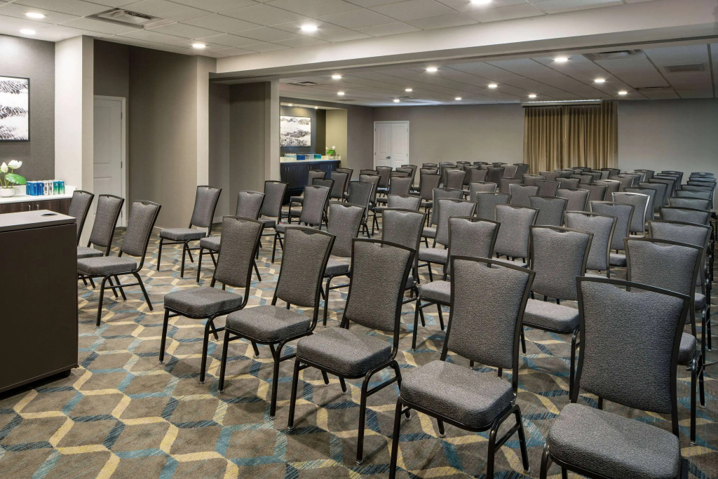 Sonesta ES Suites Fairfax Fair Lakes