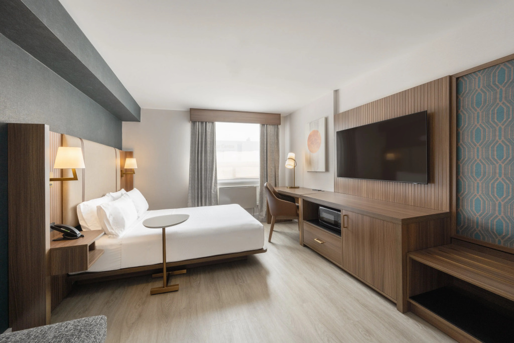 Holiday Inn & Suites Winnipeg Downtown by IHG