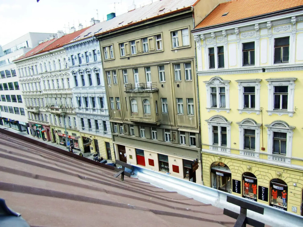 Alice Apartment House