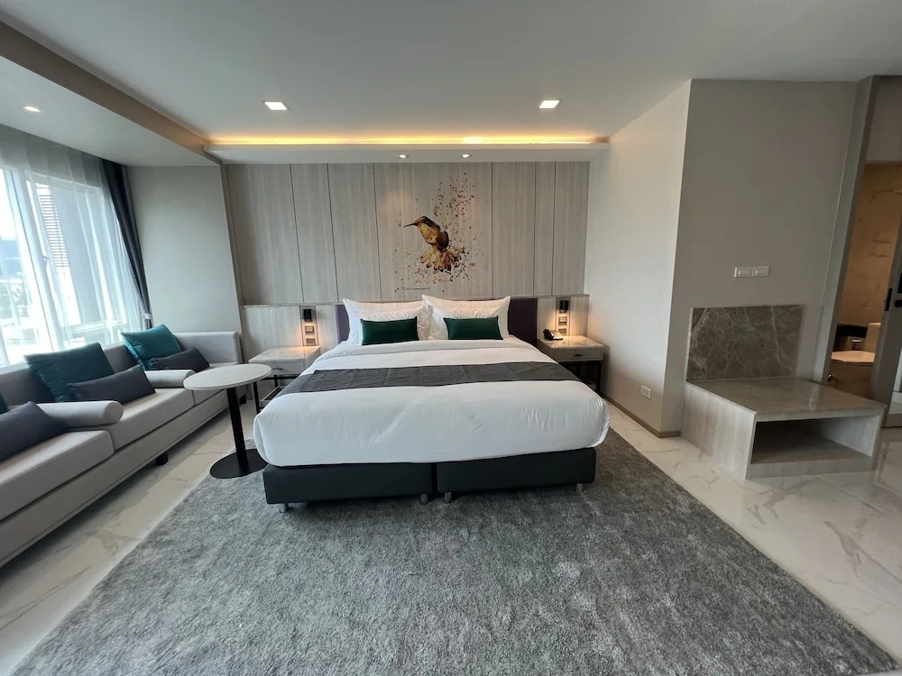 ARNI Skye Hotel
