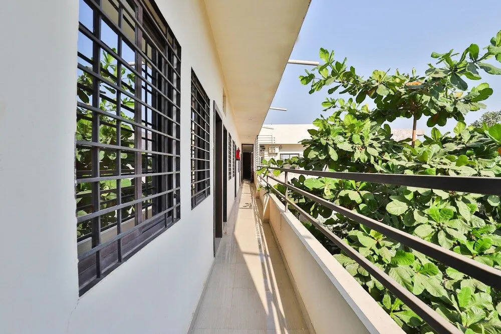 OYO 22551 Hotel Ssv