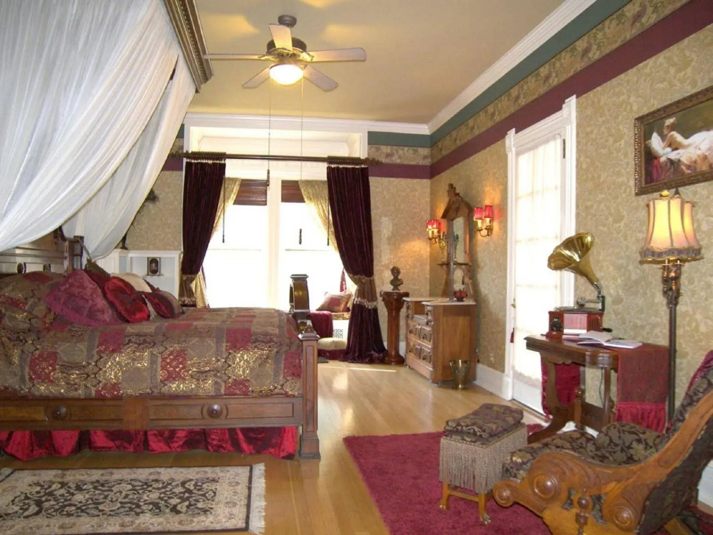 Alexander Mansion Bed and Breakfast