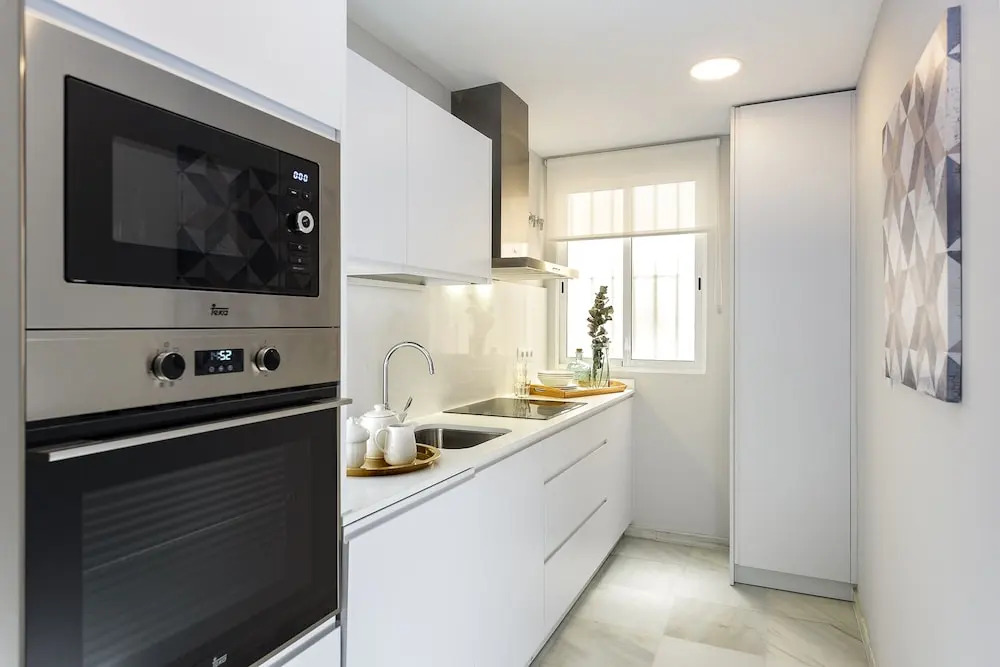 Luxury 3 Bd Apartment Next to the Cathedral. Constitución III