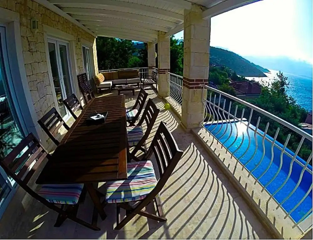 Villa Paloma by Villatatilin
