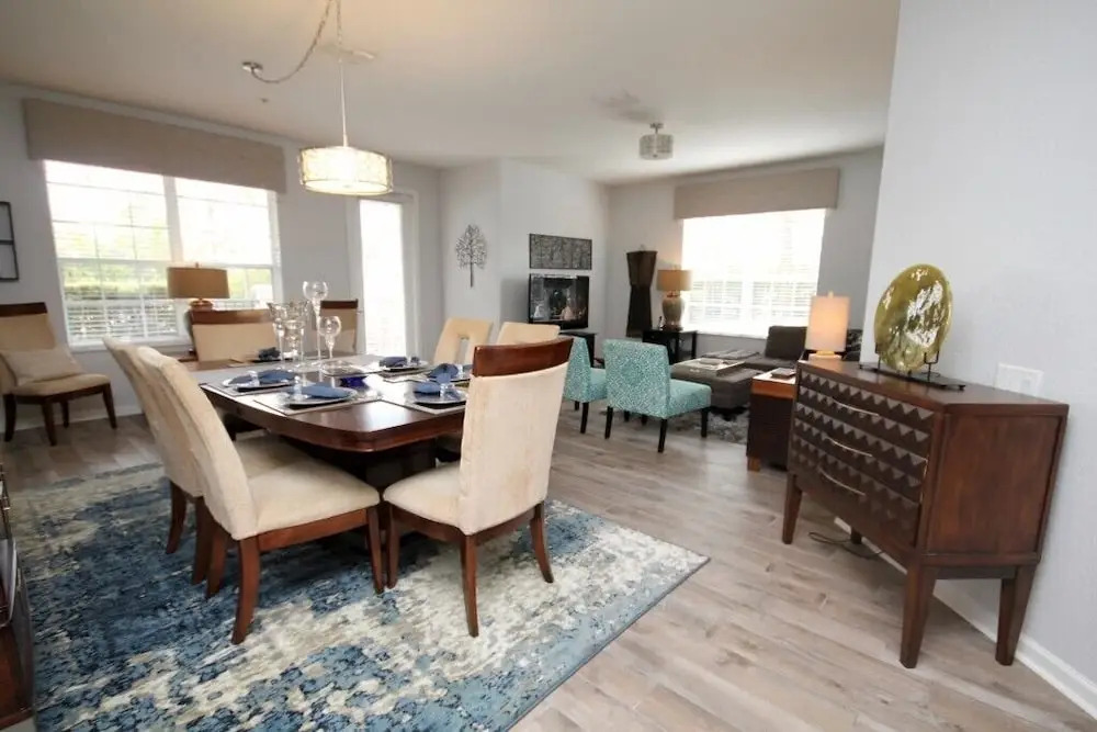 Lake View Paradise 3 Bedroom Condo by RedAwning