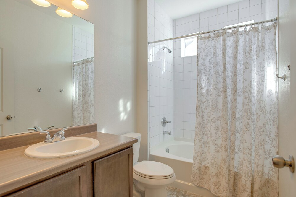 GVR Golf Retreat w/ Views! 9 Mi to Denver Airport