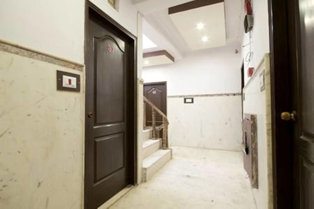 Hotel The Spot Near New Delhi Railway Station