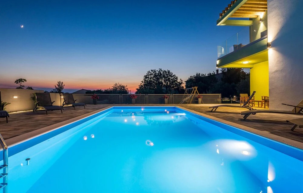 Beautiful Home In Vrsi