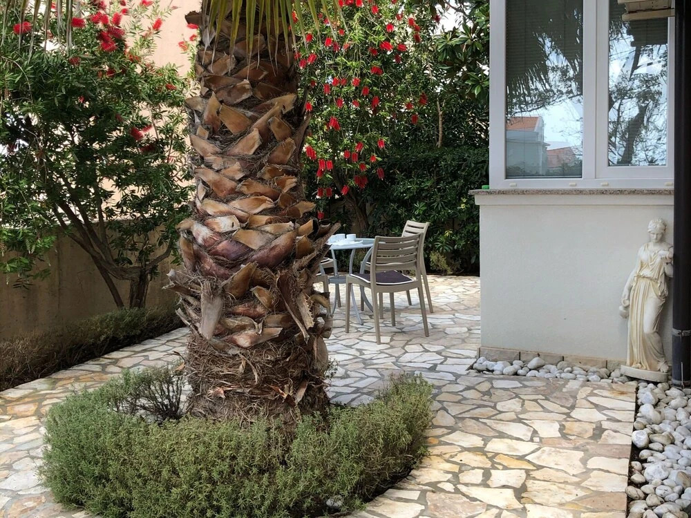 Lovely Holiday Home in Novalja With Garden