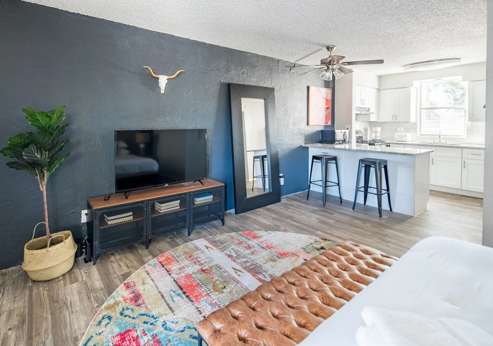 WanderJaunt - Old Town Scottsdale Apts