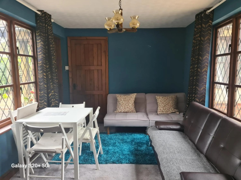 The Reading whole cottage