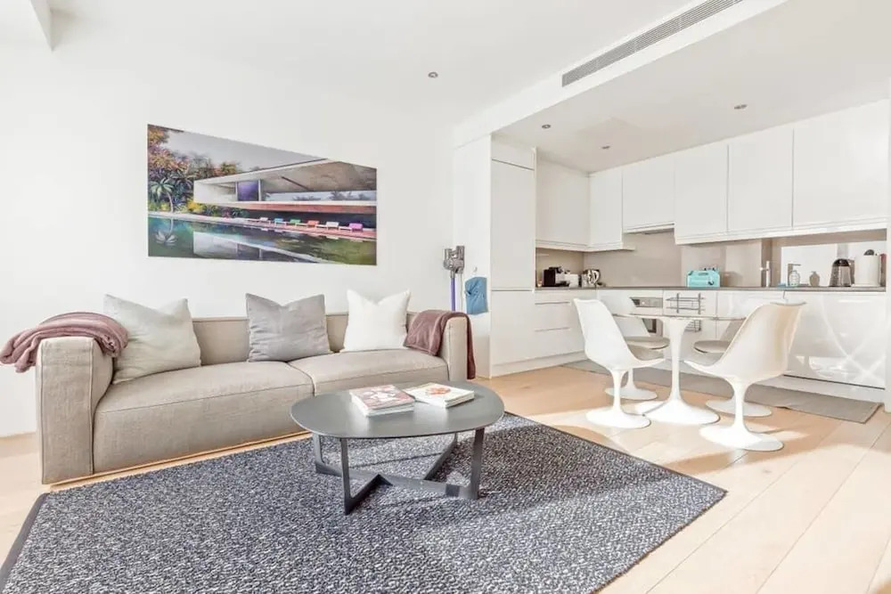 Elegant 2 Bed, 2 Bath Apt Sleeps 6 in Marylebone