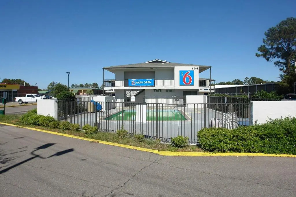 Motel 6 Hattiesburg, MS