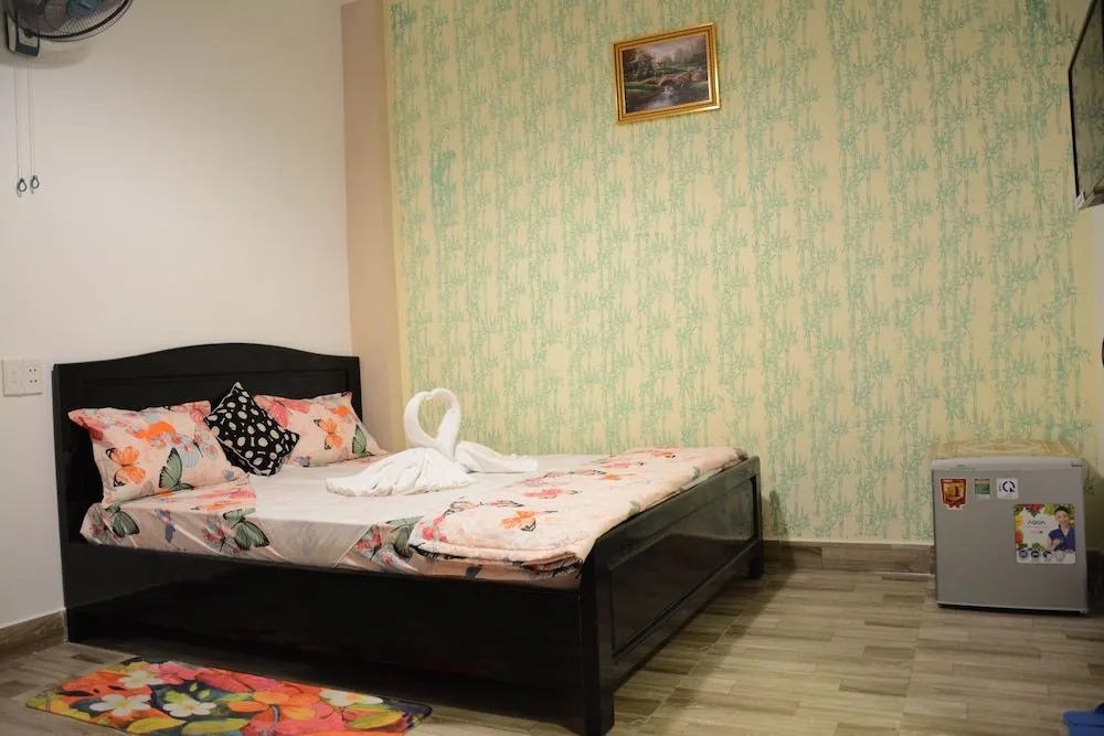 Tn Thnh Hostel