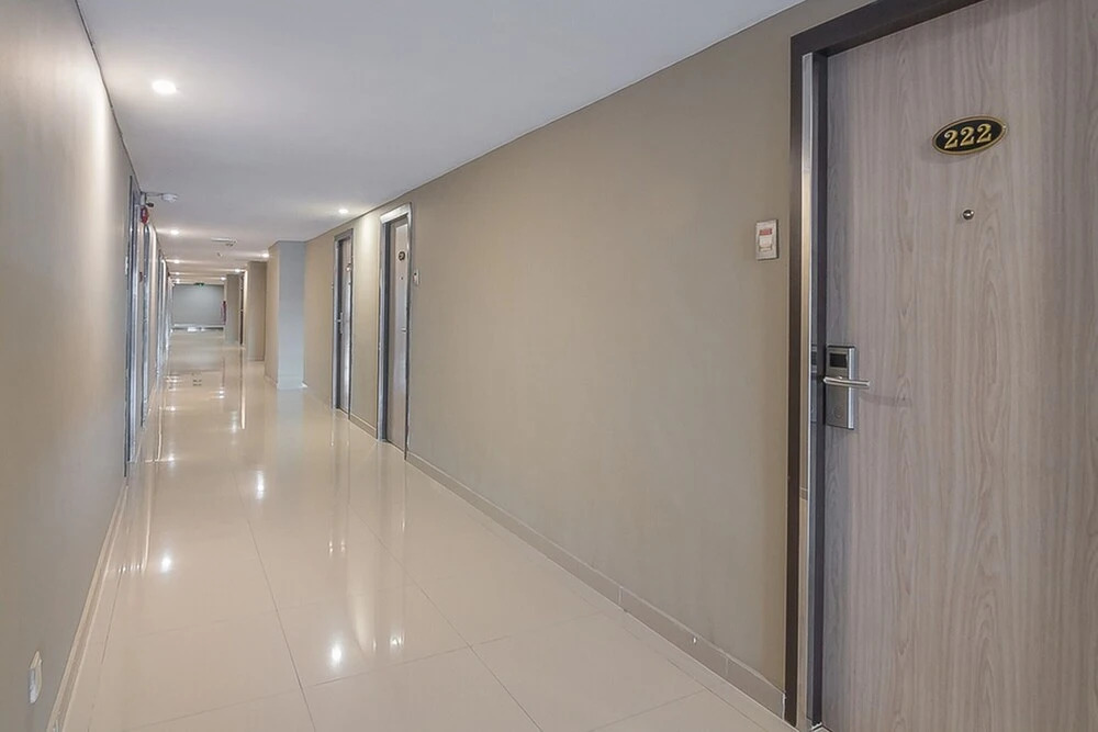 RedDoorz Plus near Harbour Bay Mall Batam