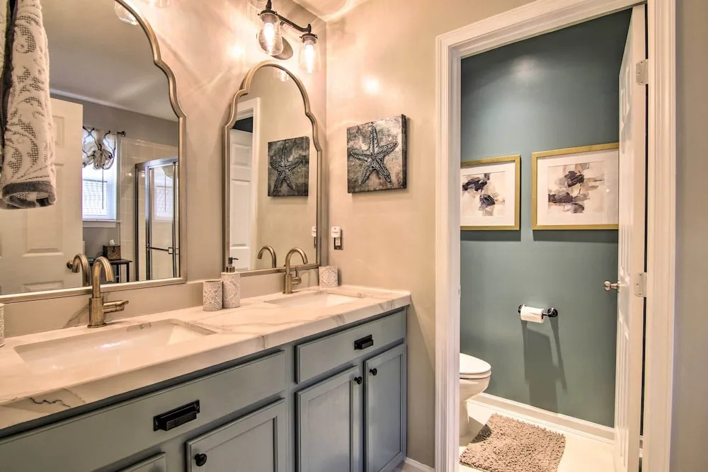 5 Mi to Bethany Beach: Chic Home w/ Grill!