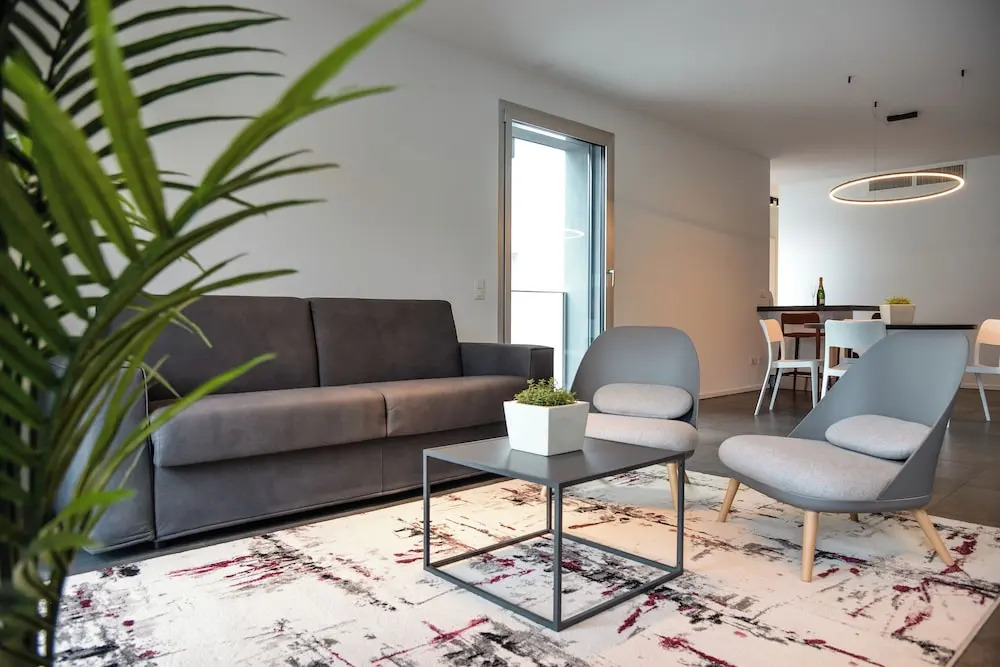 Front Lake Vacation Rental Melì in Melide