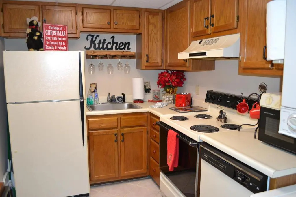 River Place Condos 407 2BD