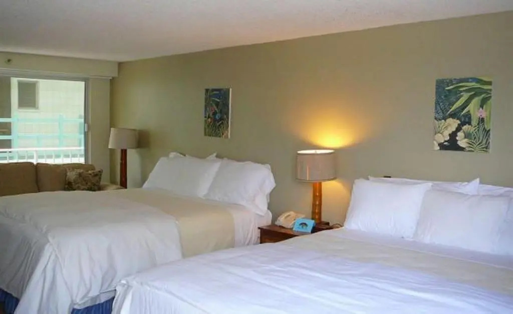 Diamond Head Beach Hotel 805
