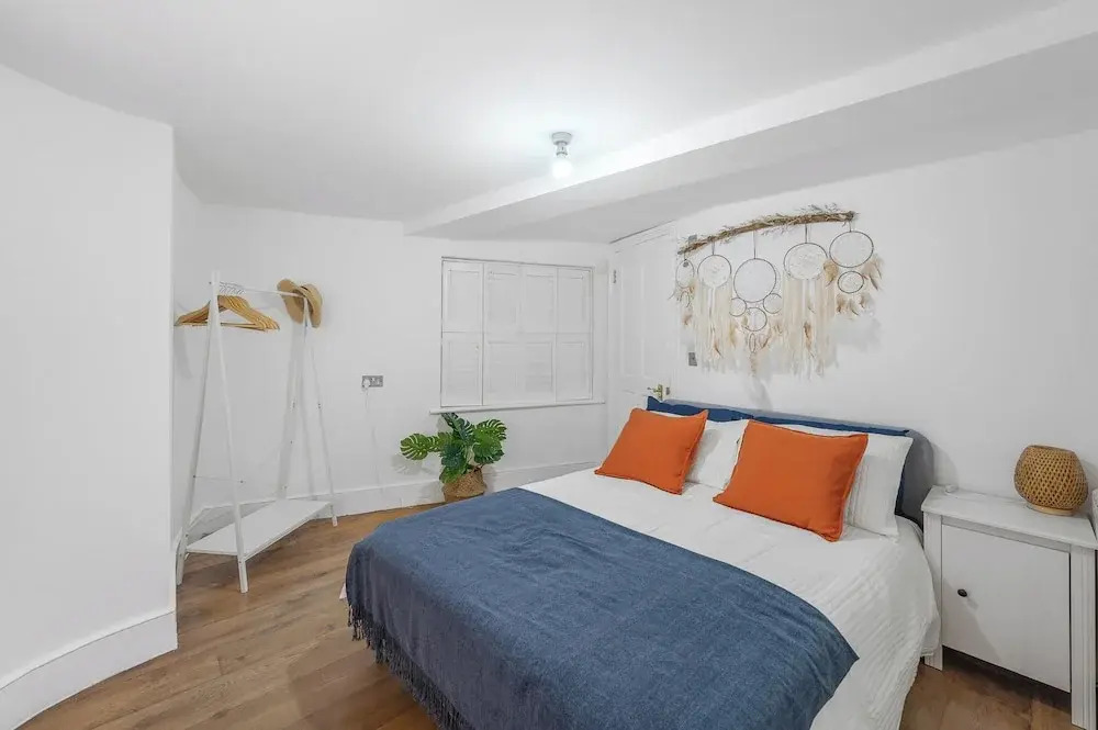 2 Bedroom W/ensuites-sleeps 6, 20min to Citycentre