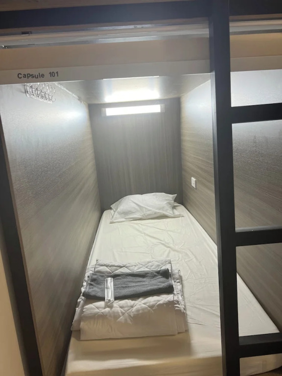 8h - Hostel