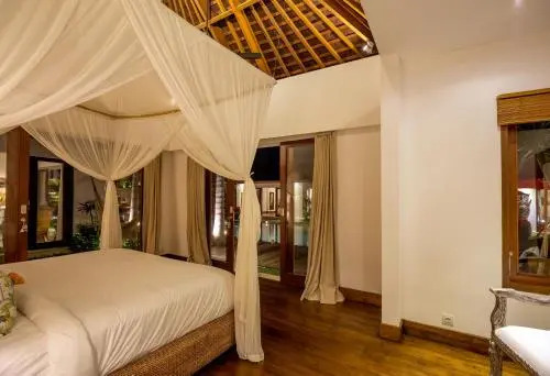 Villa Naty Canggu - 6 Bedrooms Luxury Villa