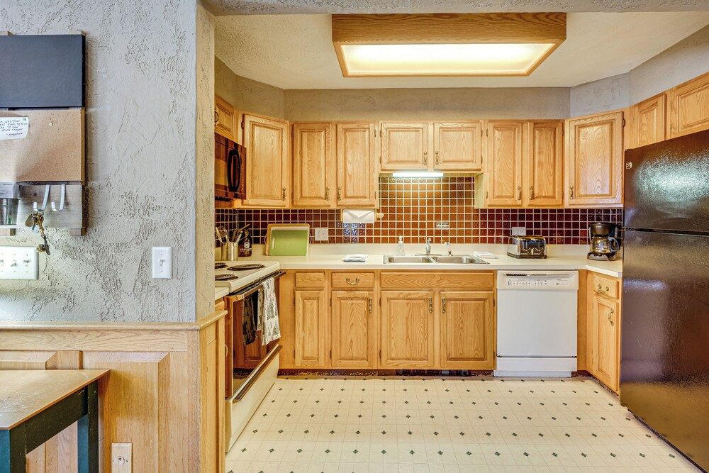 Bartlett Mountain Condo Near Hikes & Waterfalls
