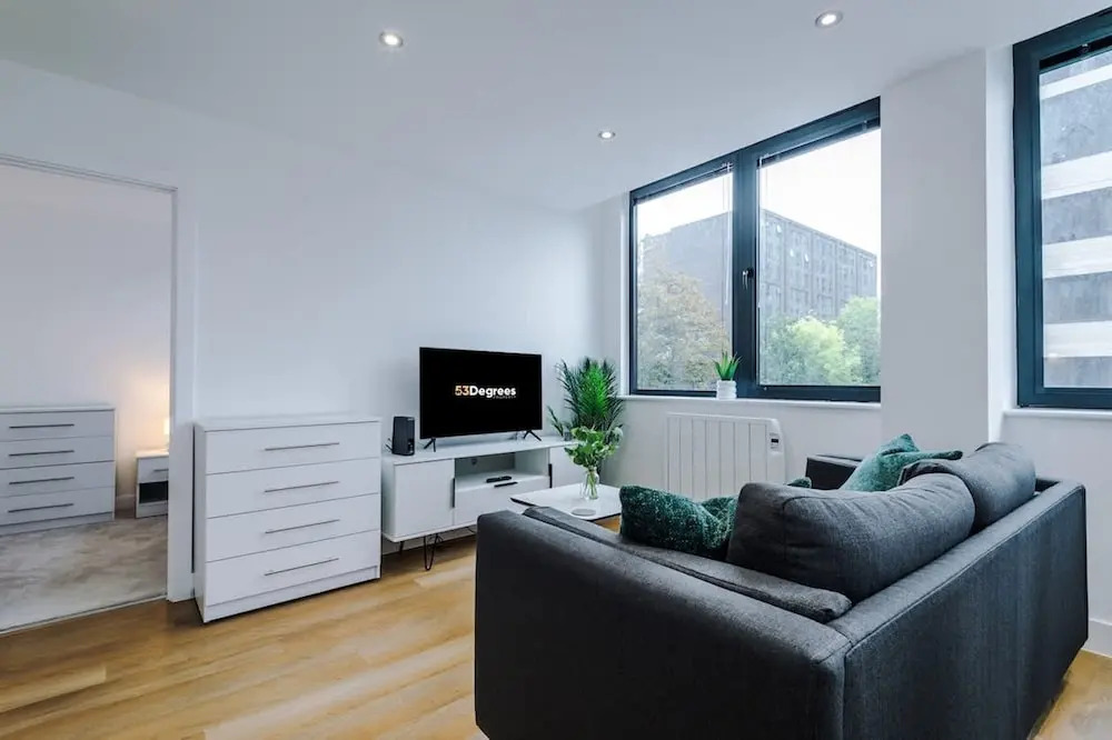 NEW Stylish Apartment Amazing Location Sleeps 4