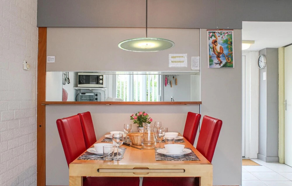 Amazing Home in Bruinisse With 2 Bedrooms and Wifi