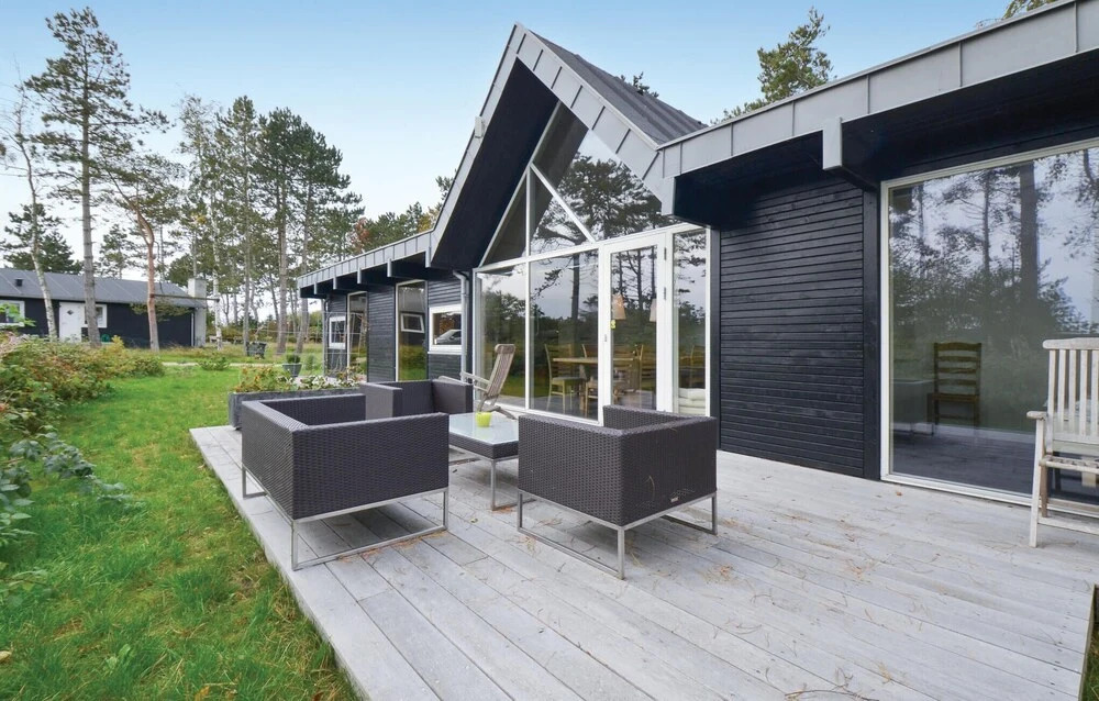 Gorgeous Home In Ebeltoft With Kitchen