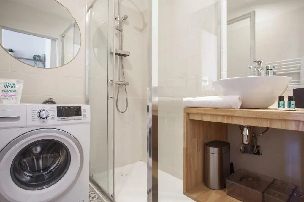 Beautiful and bright 2-br at the doors of Le Panier in Marseille - Welkeys