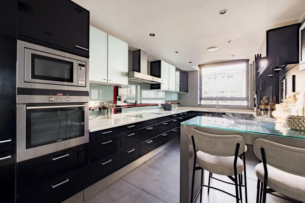 The River Thames View - Stunning 2bdr Flat With Study Room + Balcony
