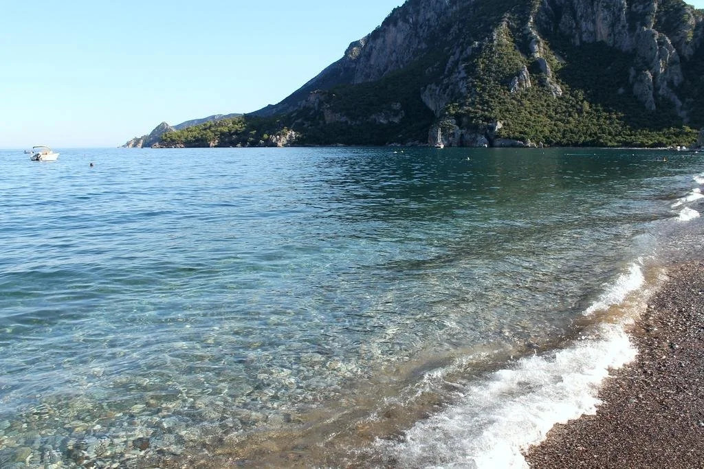 Defne Pension