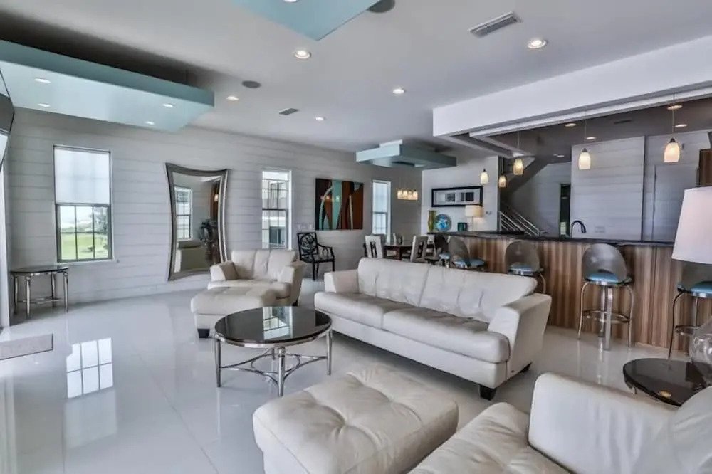 Bord du Mer 6 Bedroom Holiday Home by Five Star Properties