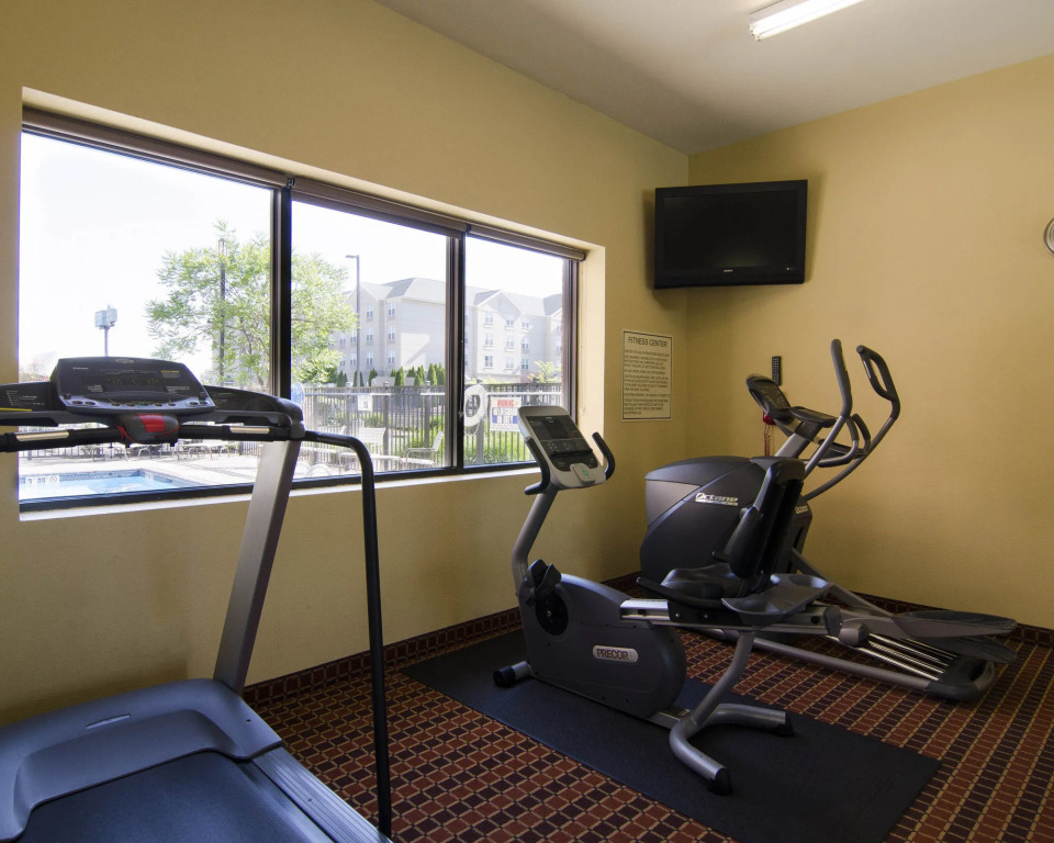 Mainstay Suites Rogers