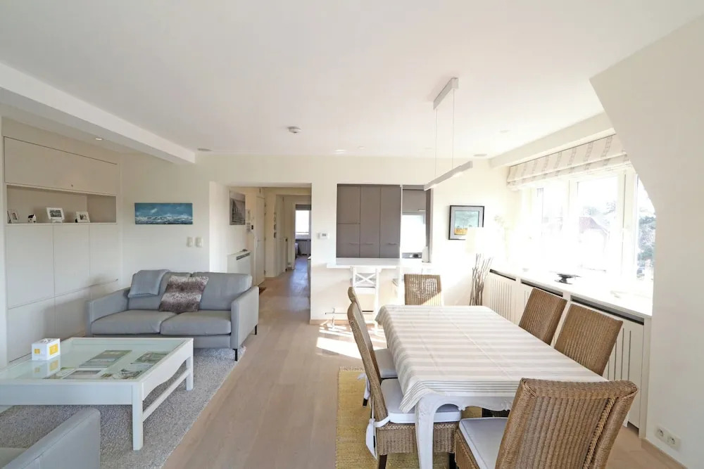 Apartment in Knokke Near Zeedijk Beach