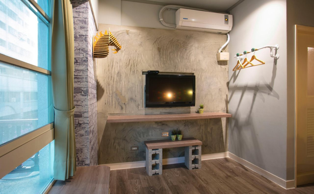 Tomer Hostel