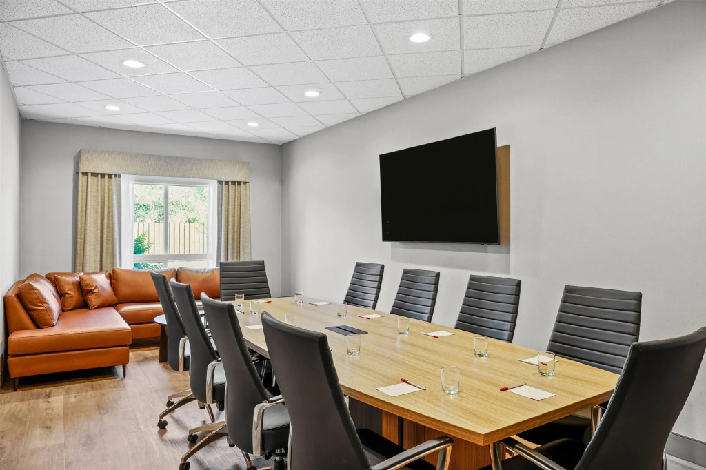 Ramada by Wyndham Drumheller Hotel & Suites