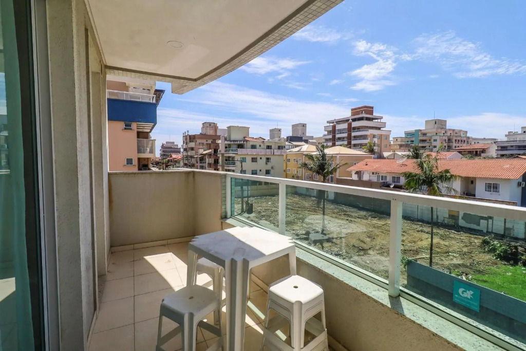 377 - Belissimo apartamento na praia de Bombas