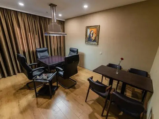 Oriental Union City Hotel