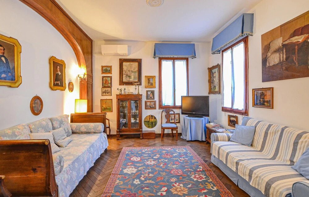 Stunning Home in Lido di Venezia With 2 Bedrooms and Wifi