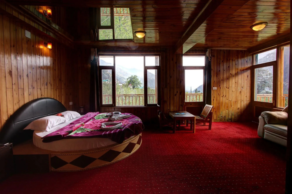 Hotel Mountain face by Snow City Hotels