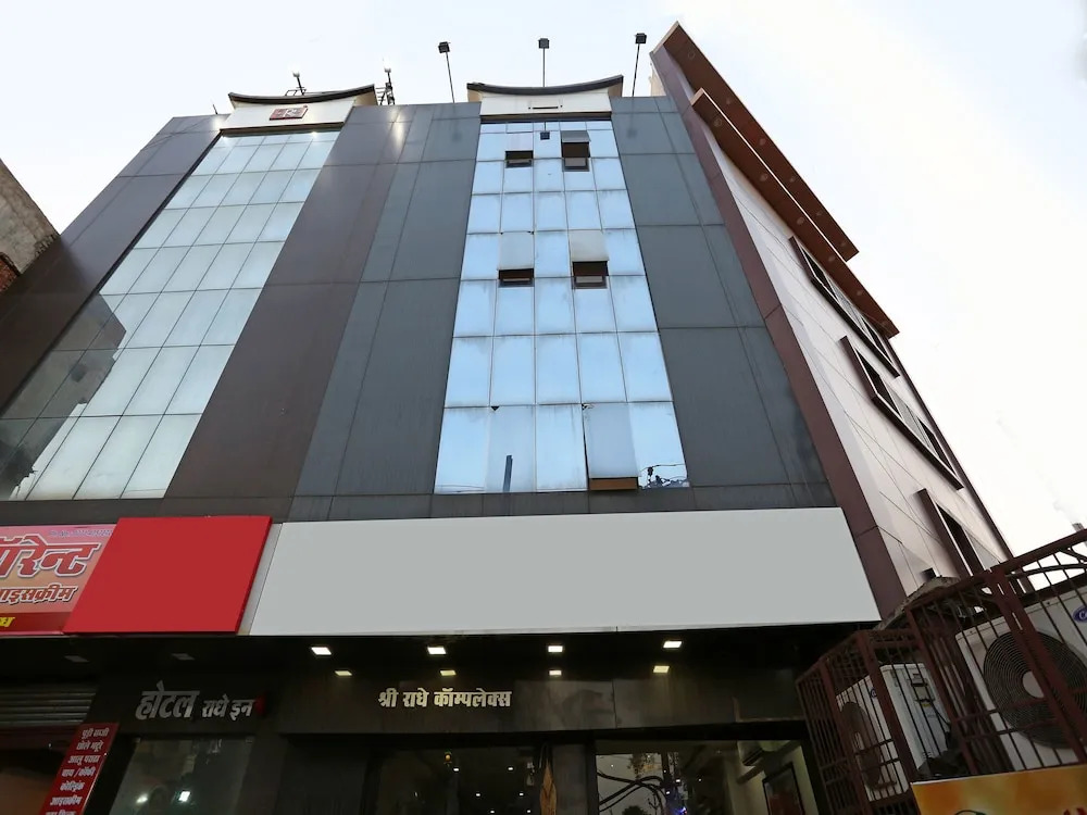 OYO 12027 Hotel Amara