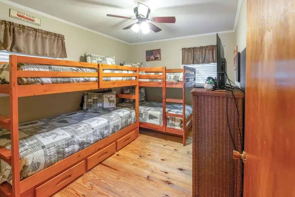 Hot Tub, Mtn Views & Fire Pit: Almond Family Cabin