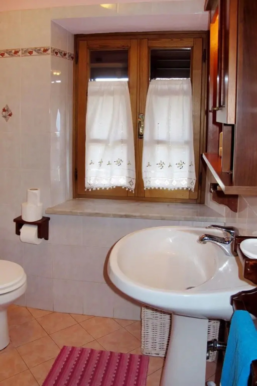 Sara Gello in Gello With 3 Bedrooms and 3 Bathrooms