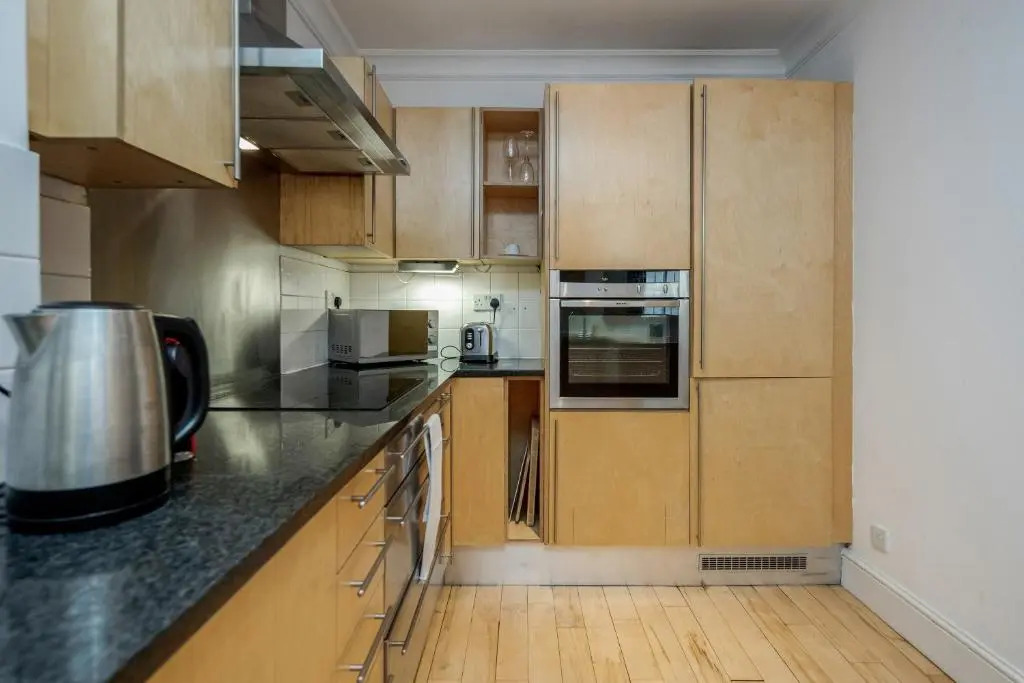 Earl's court 2 Bed Apartment Nevern Square 4