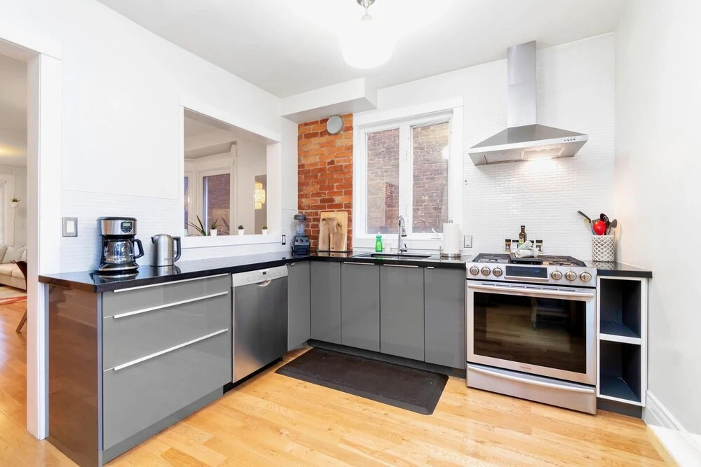 Charming 3BR Home With BBQ Near Downtown Toronto