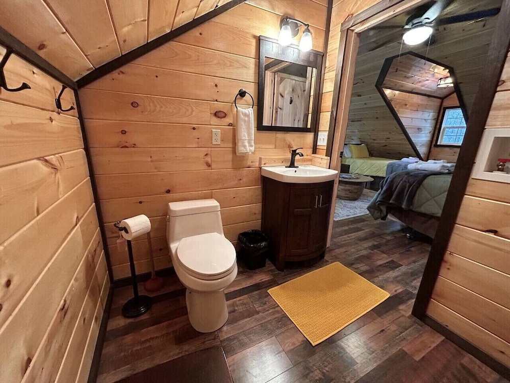 Wifi & Hot Tub, Large Family - Climb On in Rrg!
